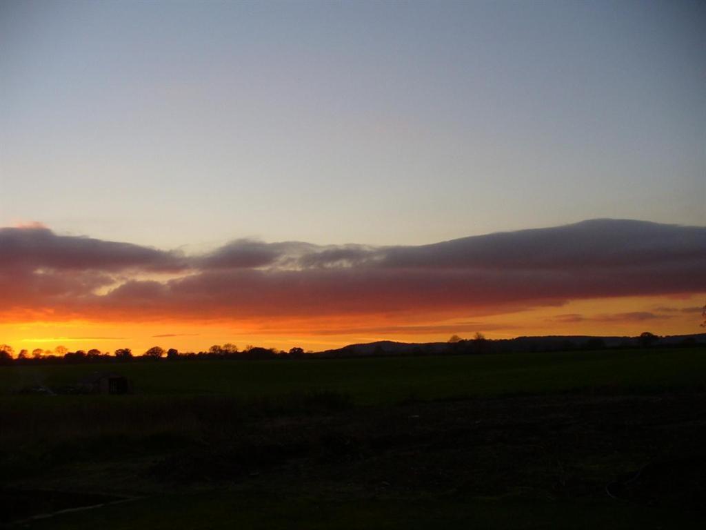New Hall Farm Ellesmere Port Buitenkant foto